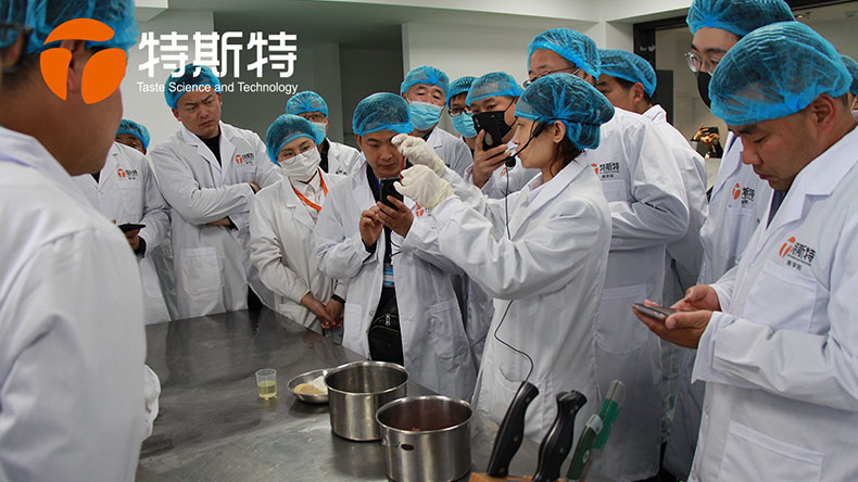 特斯特商學院